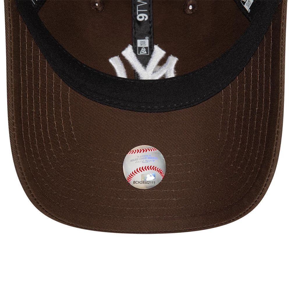 New York Yankees MLB League Essential 9Twenty Strapback New Era Brown/White