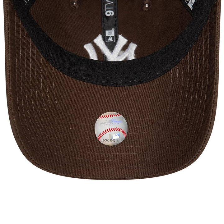 New York Yankees MLB League Essential 9Twenty Strapback New Era Brown/White