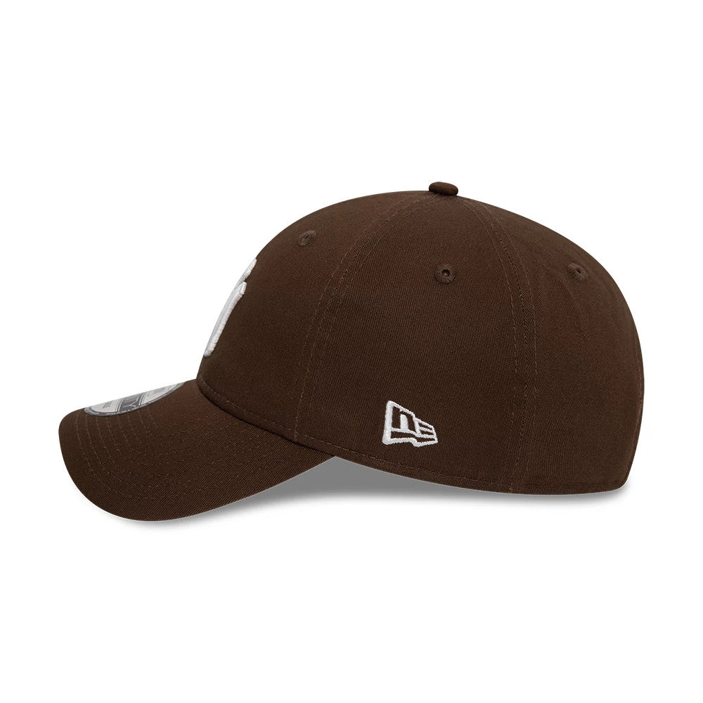 New York Yankees MLB League Essential 9Twenty Strapback New Era Brown/White