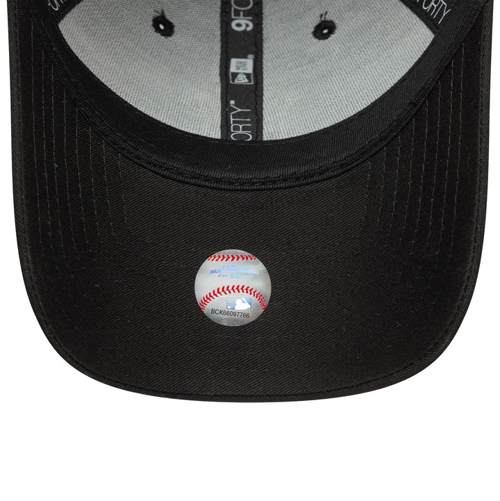 New York Yankees MLB Team Outline 9FORTY Strapback Black/Olive