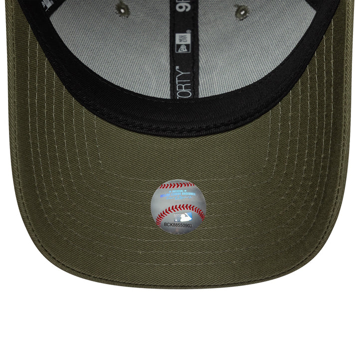 New York Yankees League Essential 9Forty New Era Snapback Olive