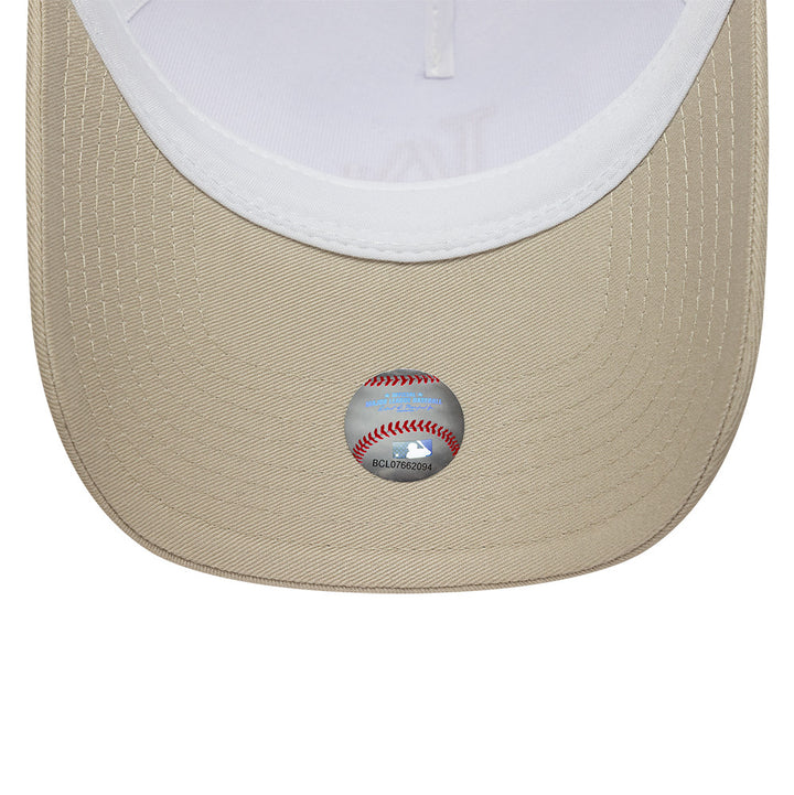 Los Angeles Dodgers League Essential Trucker Snapback White/Cream