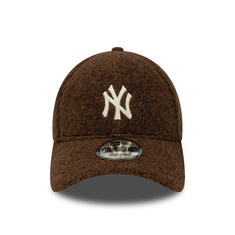 New York Yankees MLB Winter Borg 9FORTY Snapback New Era Brown
