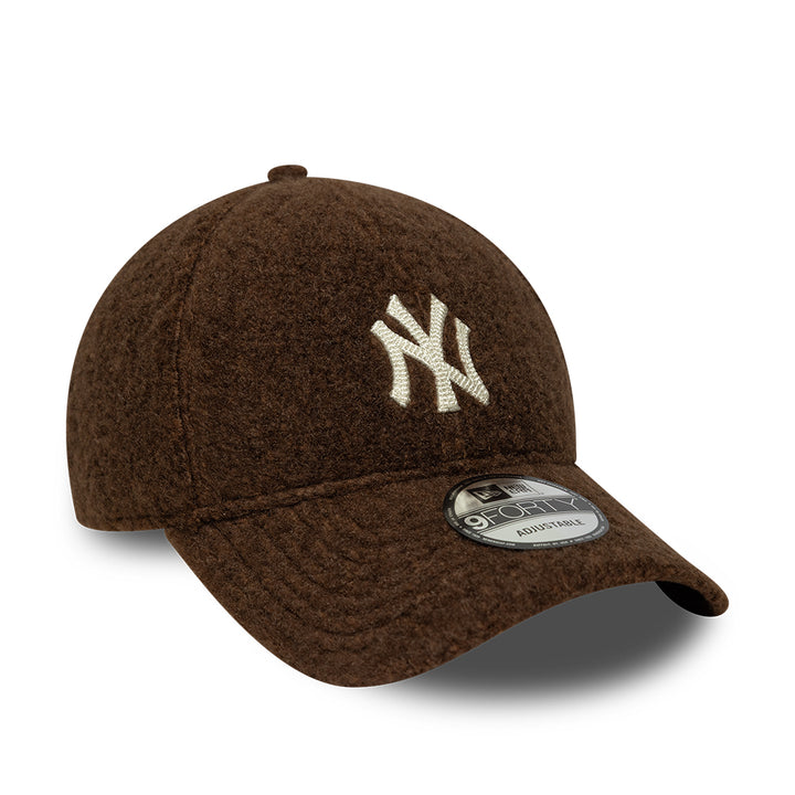 New York Yankees MLB Winter Borg 9FORTY Snapback New Era Brown
