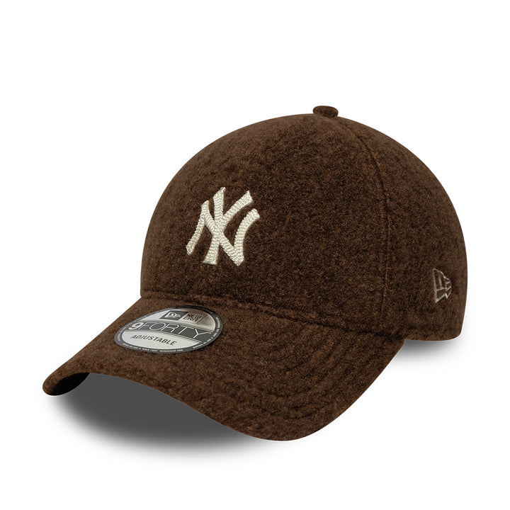 New York Yankees MLB Winter Borg 9FORTY Snapback New Era Brown