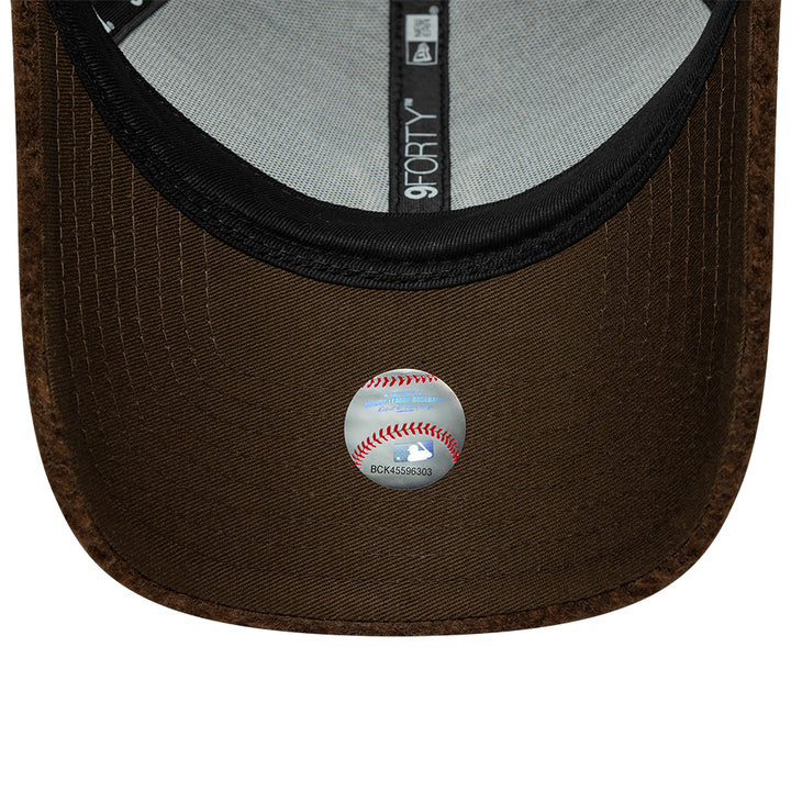 New York Yankees MLB Winter Borg 9FORTY Snapback New Era Brown