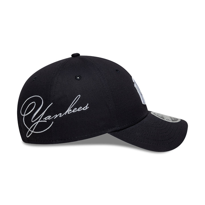 New York Yankees MLB Side Script 9FORTY Strapback New Era Navy