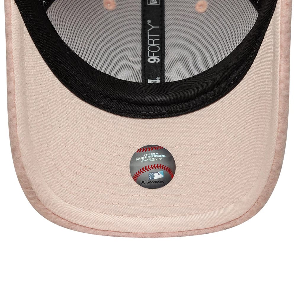 New York Yankees MLB Winter Borg 9FORTY Women Snapback New Era Pink