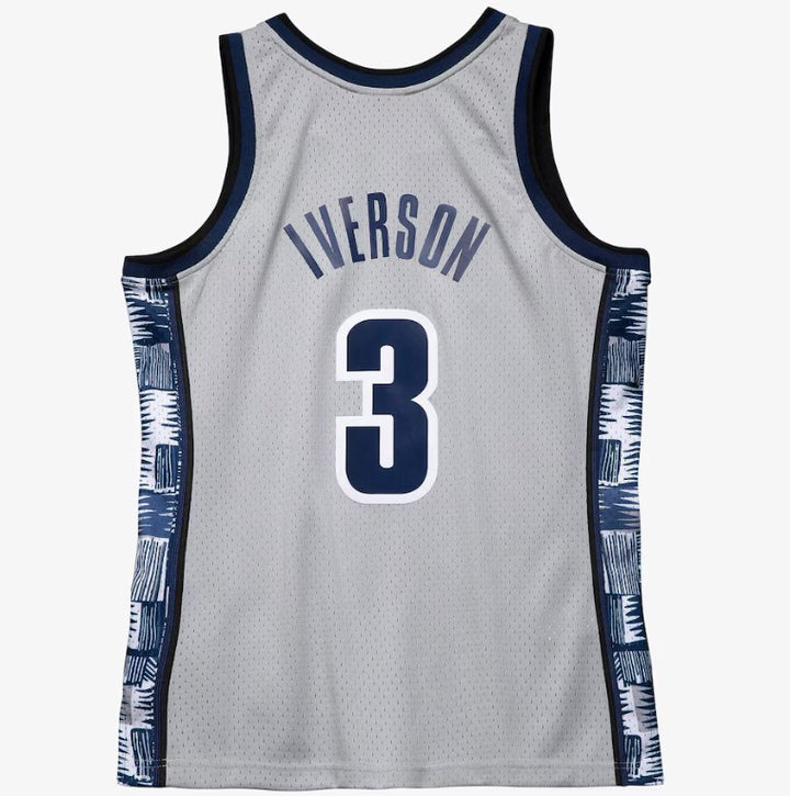 Mitchell &amp; Ness - NCAA Swingman Jersey - Georgetown - Allen Iverson - 1995-1996