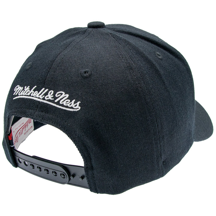 WWE Logo Wrestlemania Bret  Hitman Classic Red Snapback Mitchell &amp; Ness Black
