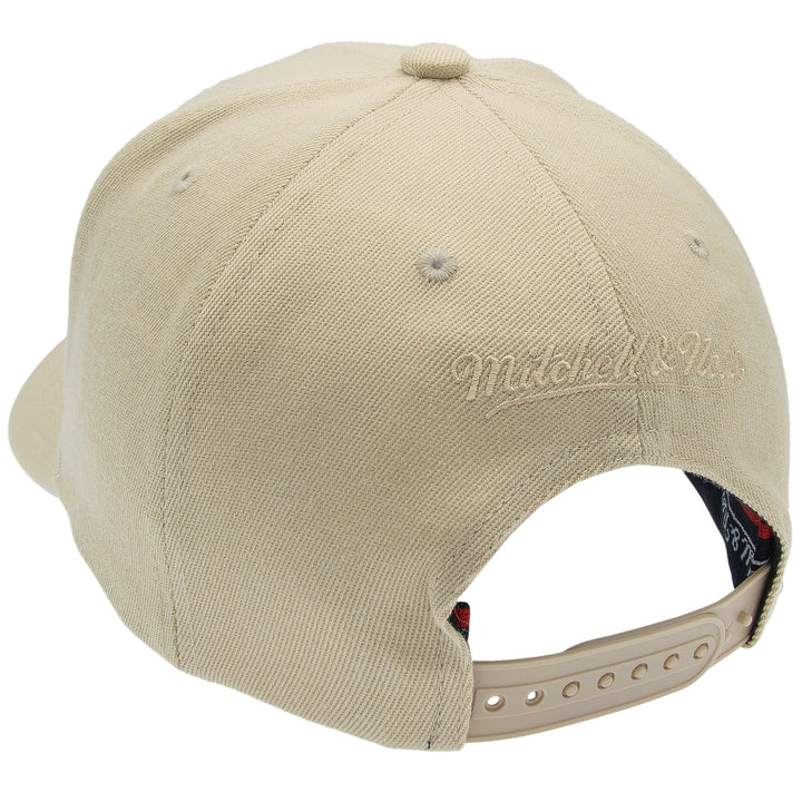 Branded Classic Red Snapback Mitchell &amp; Ness Sand