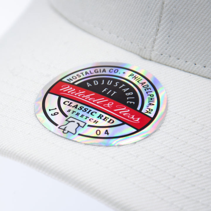 Branded Classic Red Snapback Mitchell &amp; Ness White