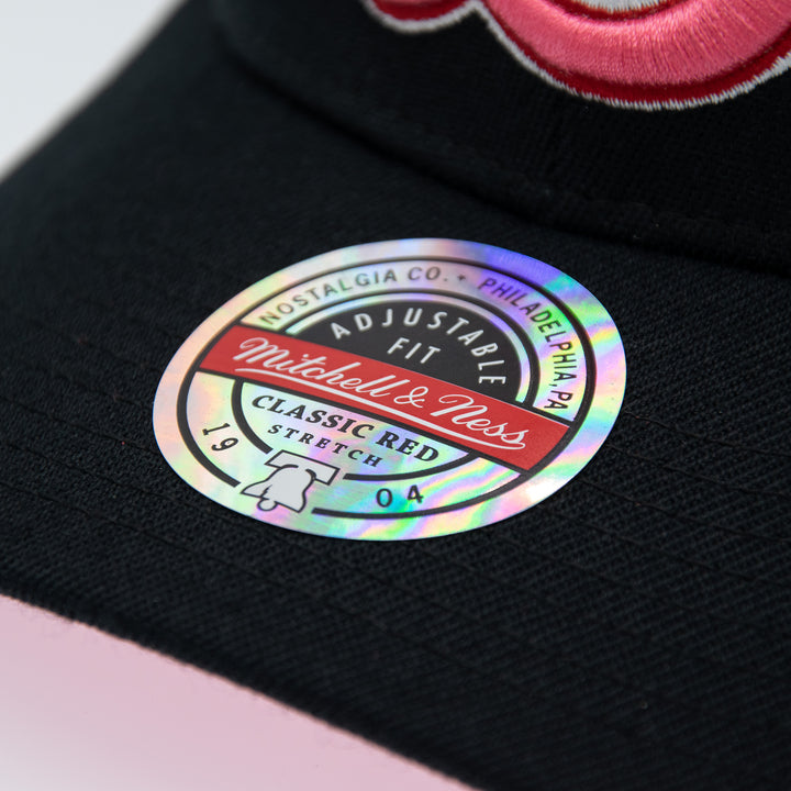 Chicago Bulls NBA Classic Red Snapback Mitchell &amp; Ness Black/Pink