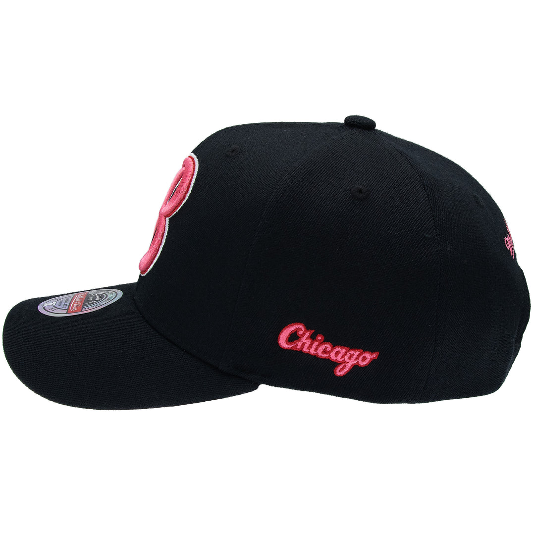 Chicago Bulls NBA Classic Red Snapback Mitchell &amp; Ness Black/Pink