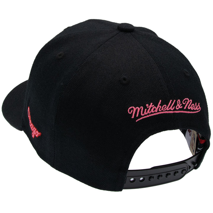 Chicago Bulls NBA Classic Red Snapback Mitchell &amp; Ness Black/Pink