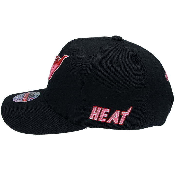 Miami Heat NBA Classic Red Snapback Mitchell &amp; Ness Black/Pink
