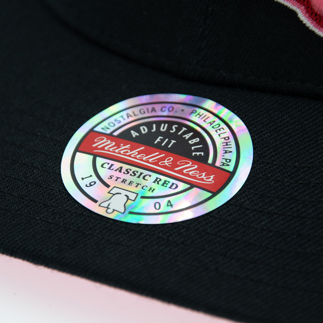 Philadelphia 76ers NBA Classic Red Snapback Mitchell &amp; Ness Black/Pink