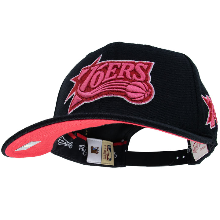 Philadelphia 76ers NBA Classic Red Snapback Mitchell &amp; Ness Black/Pink