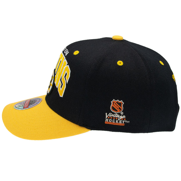 Boston Bruins NHL Team Arch Classic Red Snapback Mitchell &amp; Ness Black/Yellow