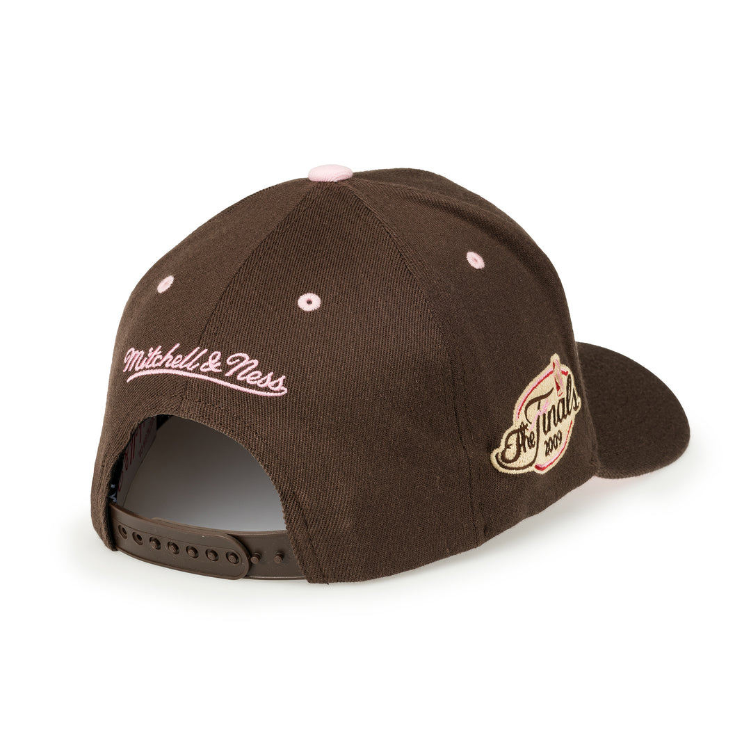 Los Angeles Lakers NBA Brown Sugar Bacon Classic Red Snapback Mitchell &amp; Ness Brown/Pink