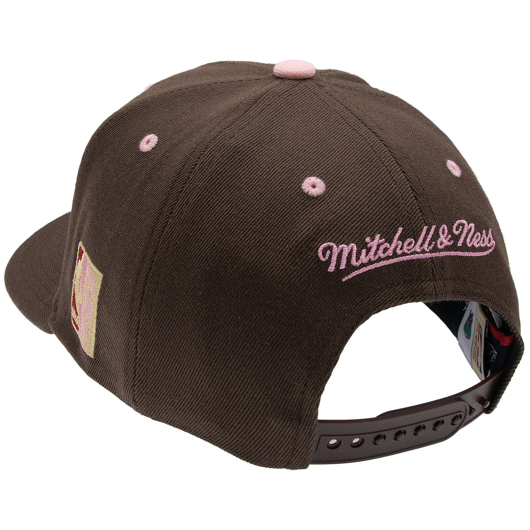 Vancouver Grizzlies NBA Brown Sugar Bacon Classic Red Snapback Mitchell &amp; Ness Brown/Pink