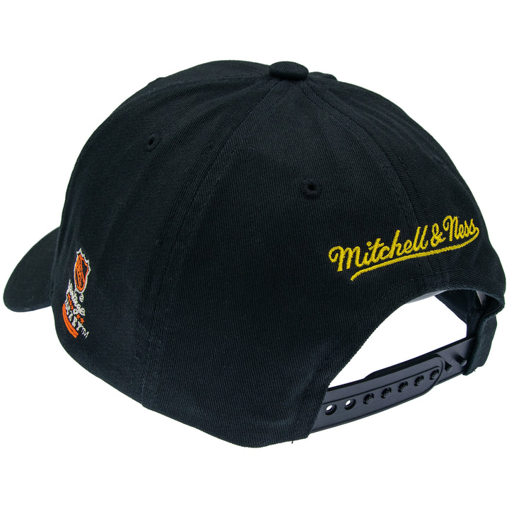 Boston Bruins NHL Team Logo Low Pro Snapback Mitchell &amp; Ness Black