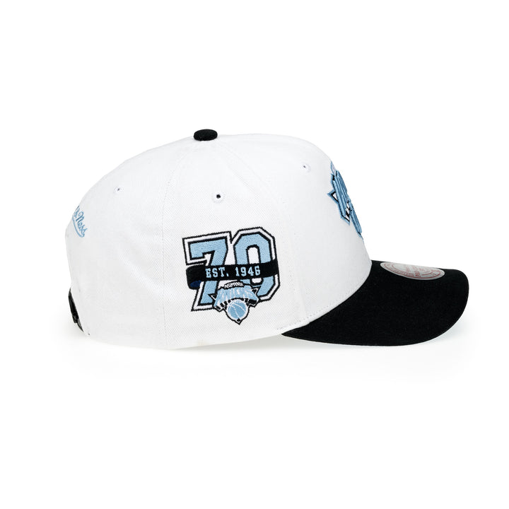 Mitchell &amp; Ness - Pro Pinch Snapback - NBA Remix Logo - New York Knicks