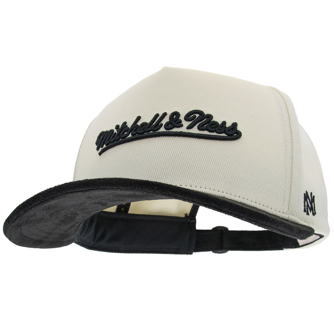 Mitchell &amp; Ness Branded Luxury Script Pro Pinch Snapback