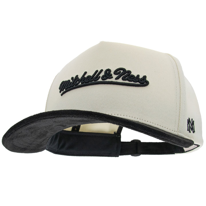 Mitchell &amp; Ness Branded Luxury Script Pro Pinch Snapback