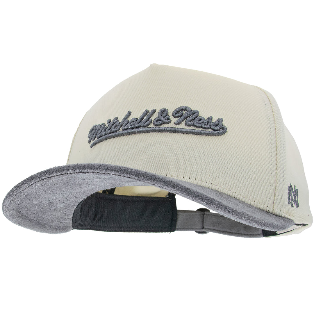 Mitchell &amp; Ness Branded Luxury Script Pro Pinch Snapback Gray