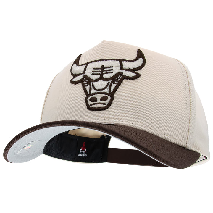 Chicago Bulls NBA Coconut Cream Pro Pinch Snapback Mitchell &amp; Ness