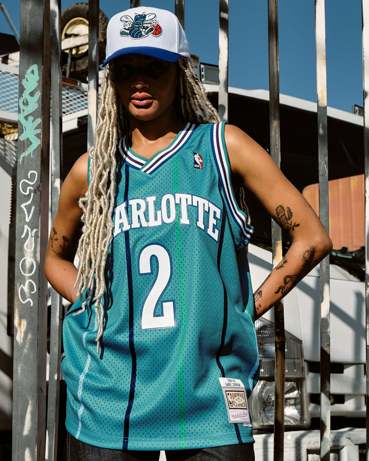 Larry Johnson Charlotte Hornets 1991-1992 Home NBA Swingman Jersey Mitchell &amp; Ness