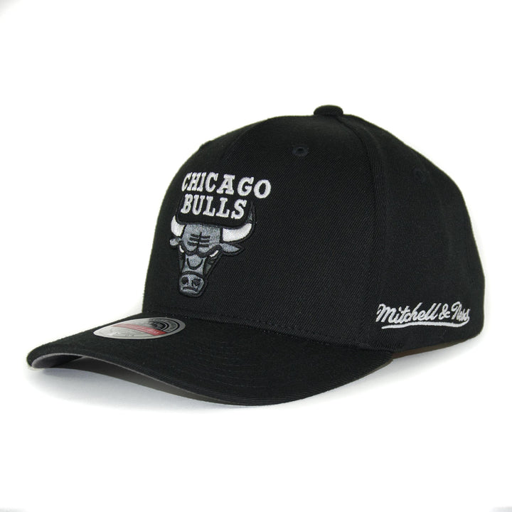 Chicago Bulls NBA Classic Red Easy B&amp;W Mitchell &amp; Ness Black/White