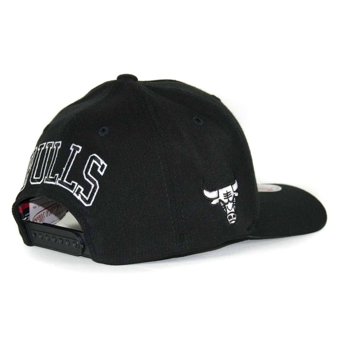 Chicago Bulls NBA Classic Red Easy B&amp;W Mitchell &amp; Ness Black/White