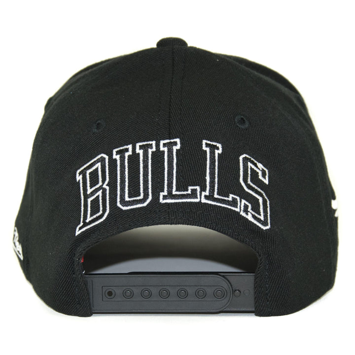 Chicago Bulls NBA Classic Red Easy B&amp;W Mitchell &amp; Ness Black/White