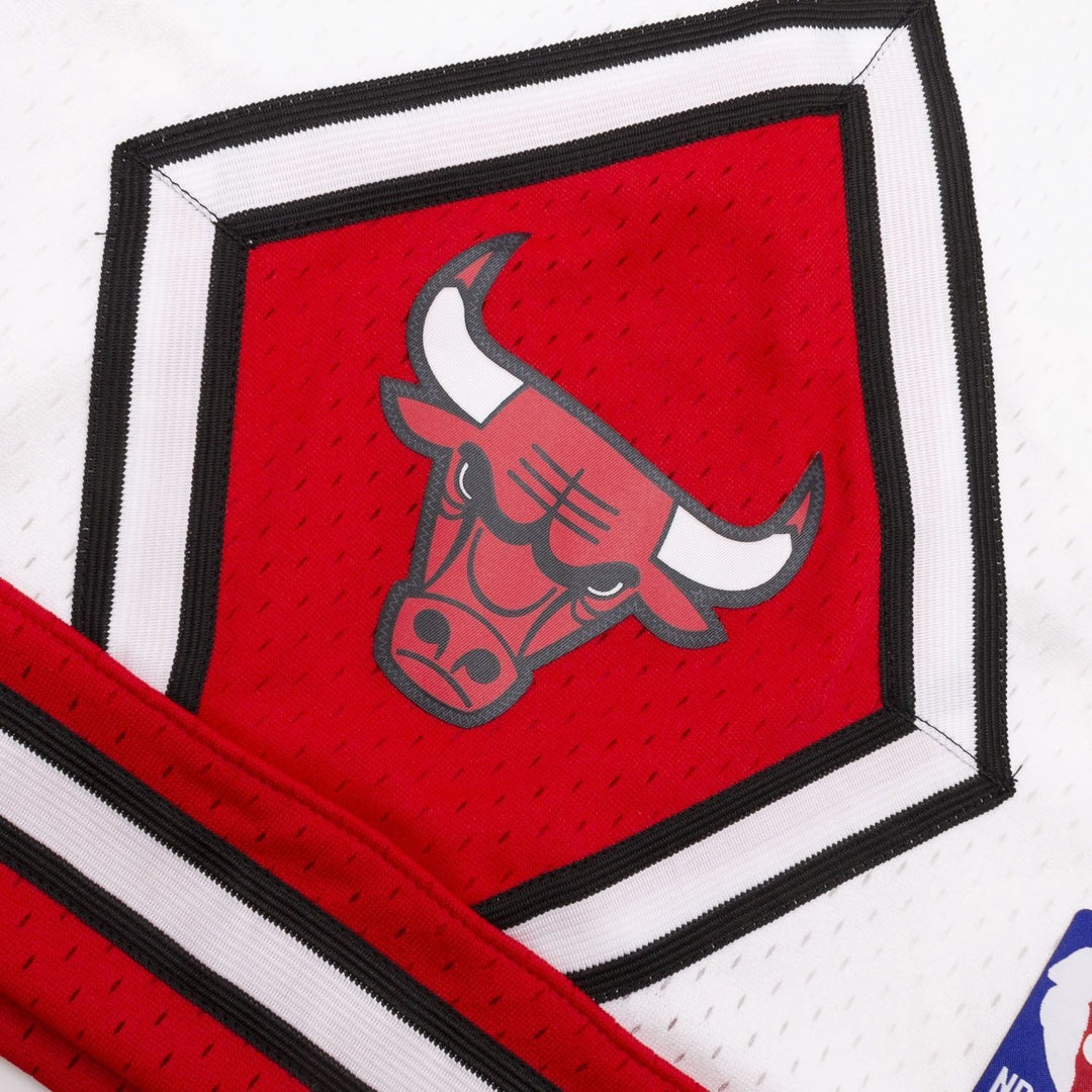 Chicago Bulls 1997-1998 NBA Swingman Shorts White Mitchell &amp; Ness