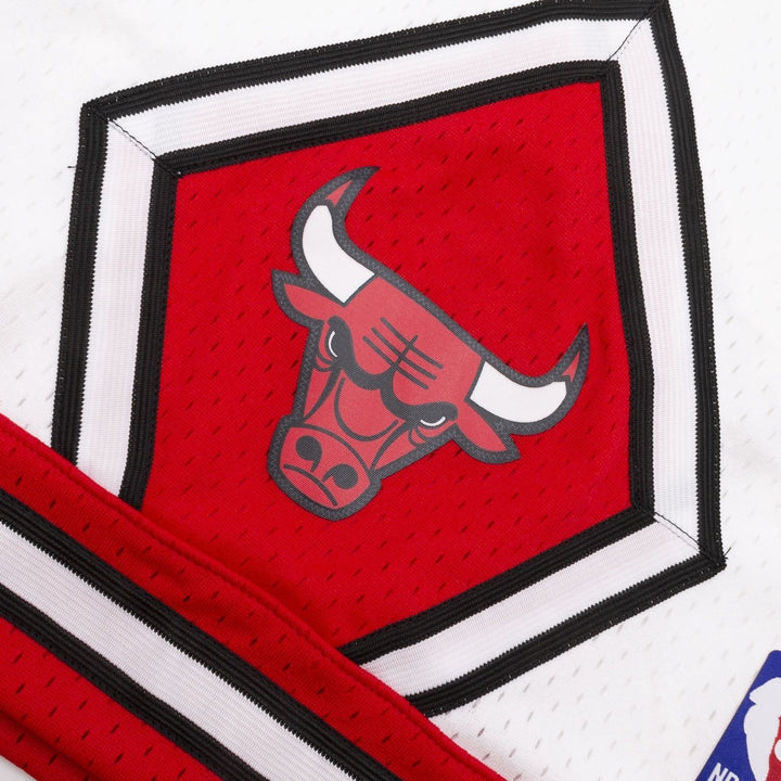 Chicago Bulls 1997-1998 NBA Swingman Shorts White Mitchell &amp; Ness