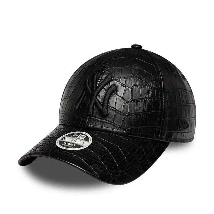New York Yankees MLB Womens Pattern PU 9FORTY Strapback New Era Black