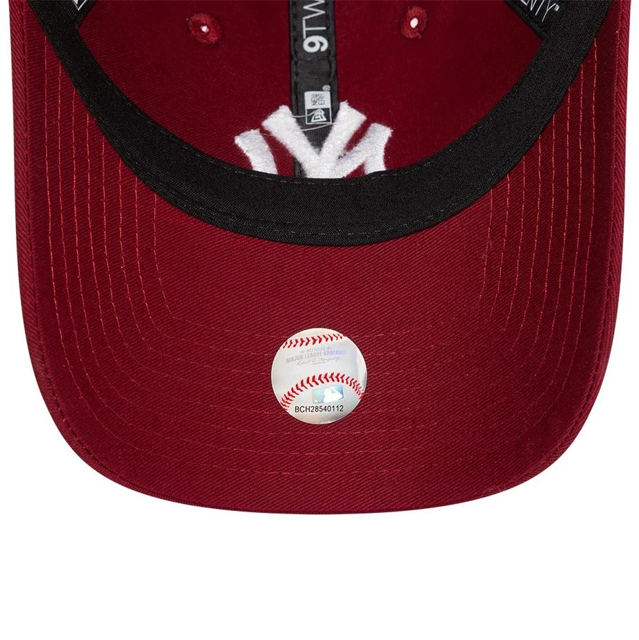 New York Yankees MLB League Essential 9Twenty Strapback New Era Burgundy/White