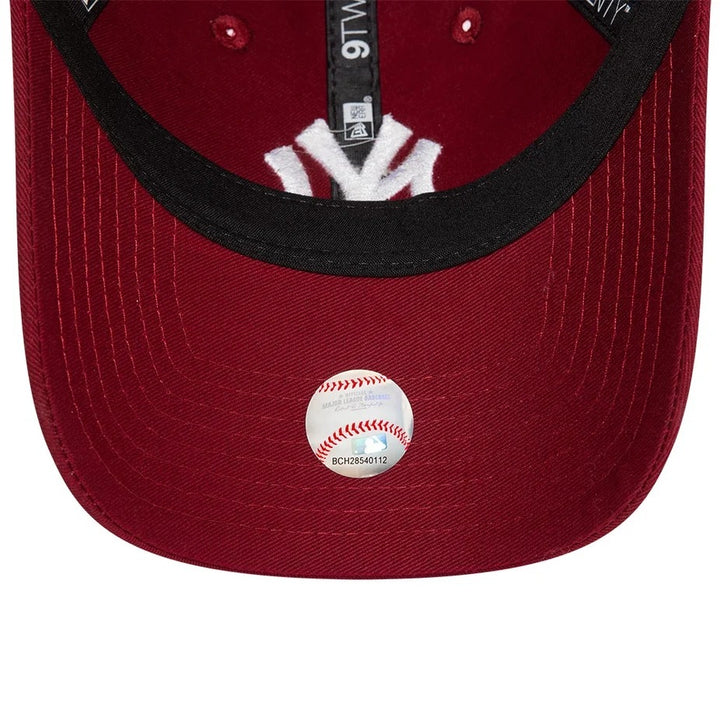 New York Yankees MLB League Essential 9Twenty Strapback New Era Burgundy/White