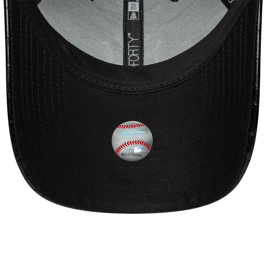 New York Yankees MLB Womens Pattern PU 9FORTY Strapback New Era Black