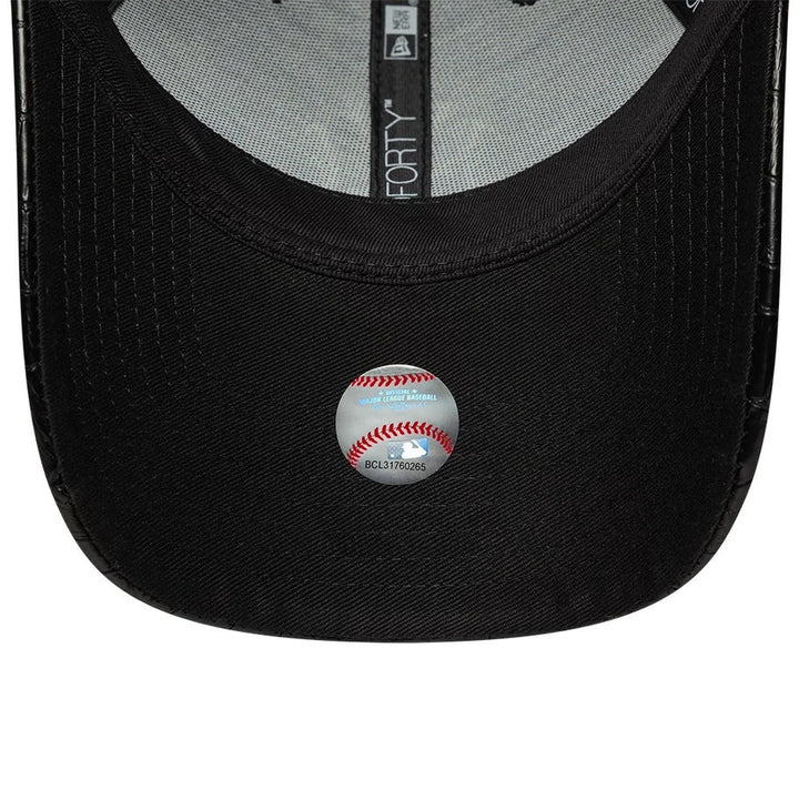 New York Yankees MLB Womens Pattern PU 9FORTY Strapback New Era Black