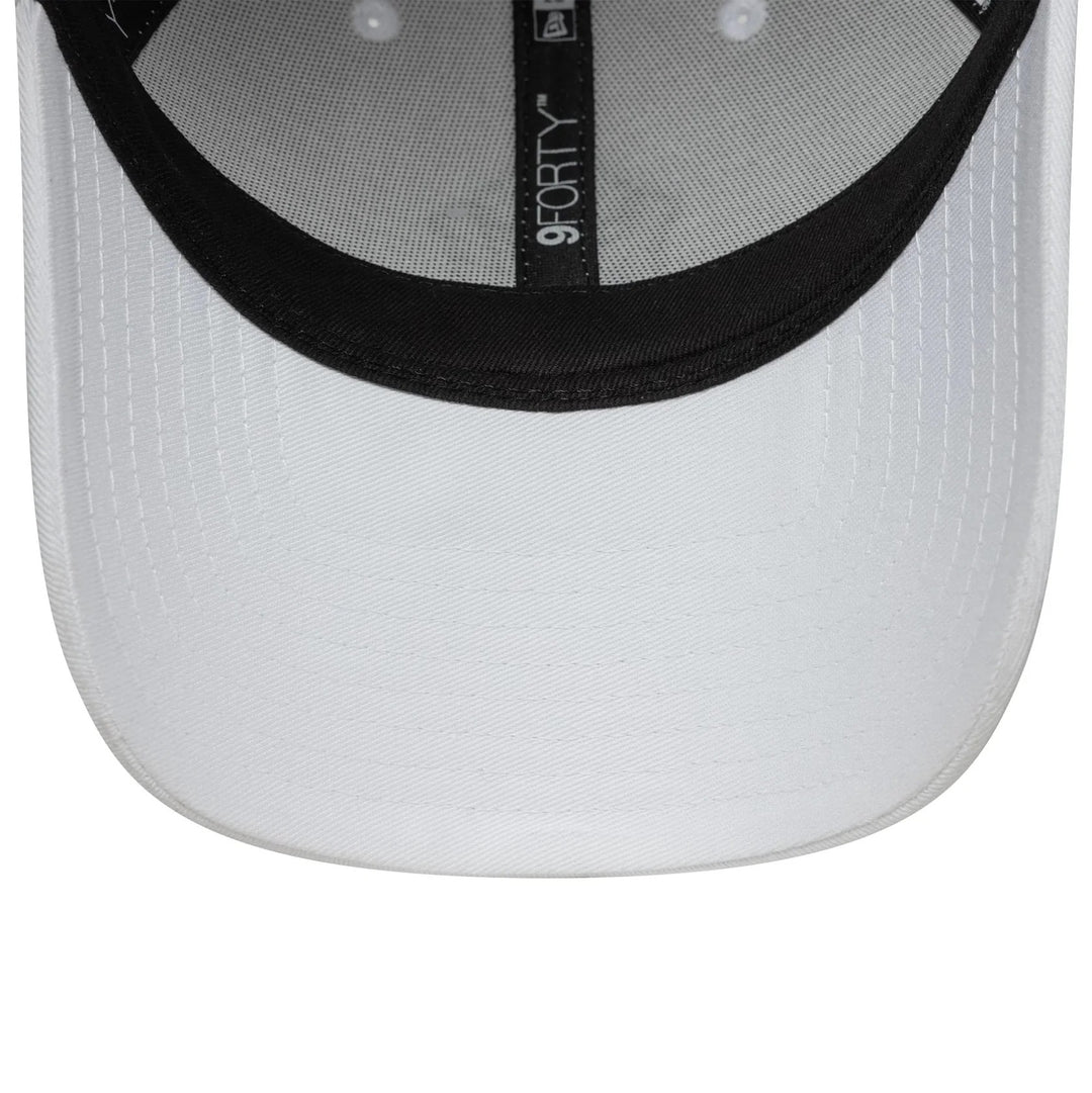 New York Yankees MLB Outline 9FORTY Strapback New Era White