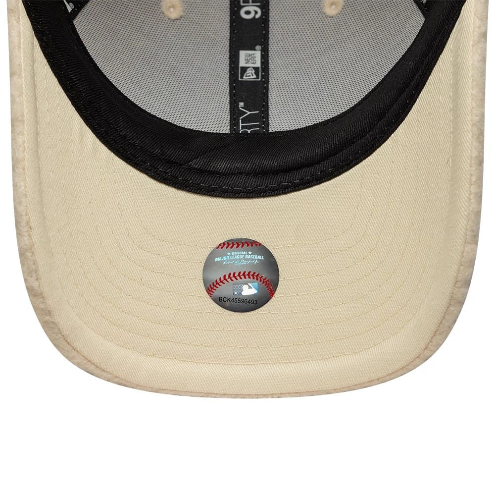 Los Angeles Dodgers MLB Winter Borg 9FORTY Women Snapback New Era White