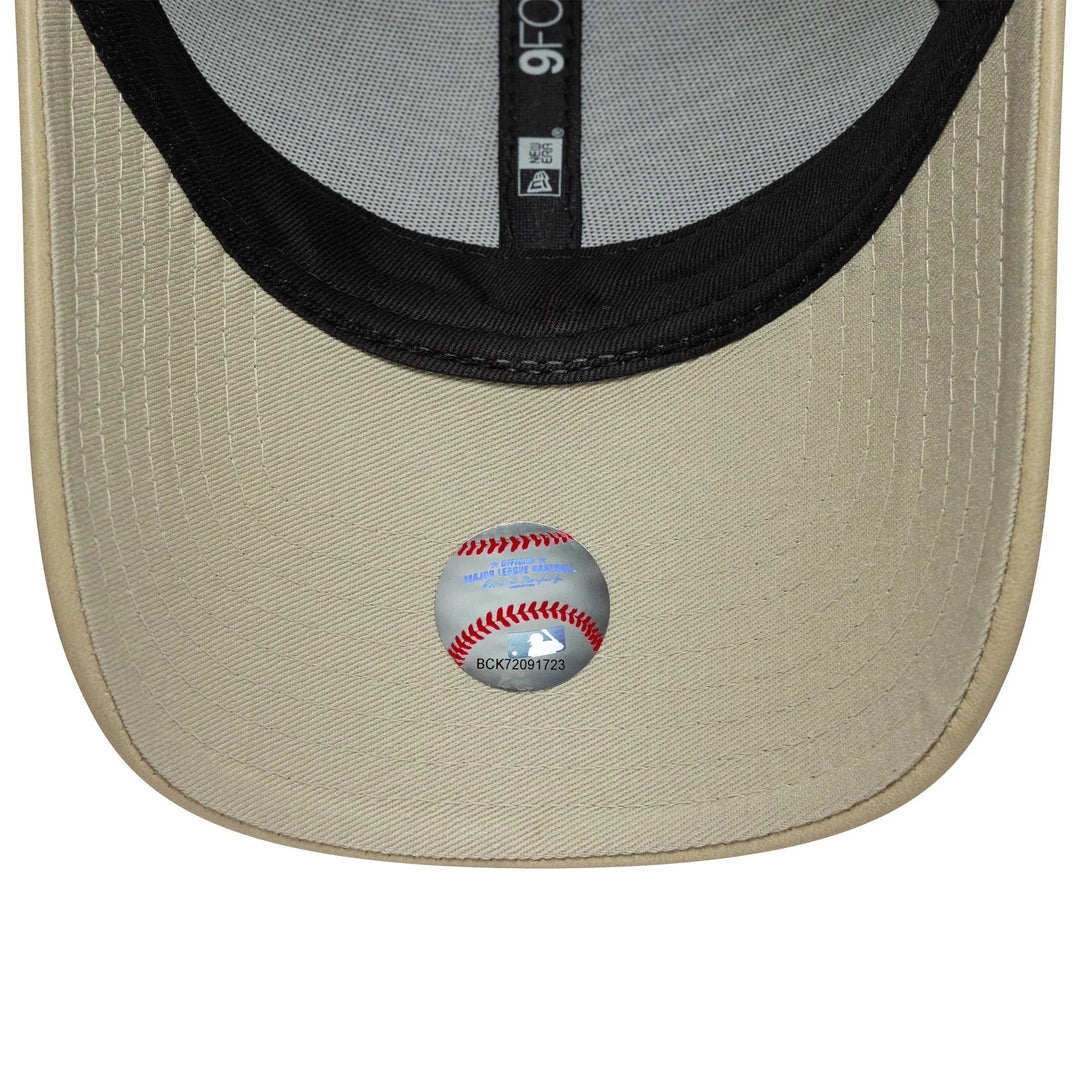 New York Yankees MLB NOS Womens LGE Essential 9Forty Strapback Beige