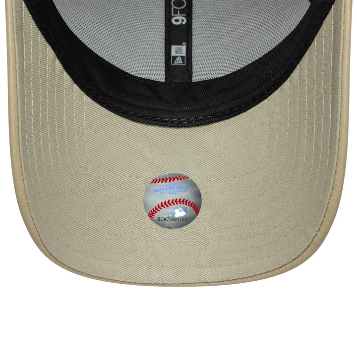 New York Yankees MLB NOS Womens LGE Essential 9Forty Strapback Beige
