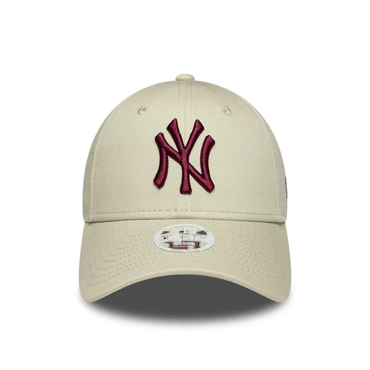 New York Yankees MLB Womens League Essential 9Forty Strapback New Era Cream/Burgundy