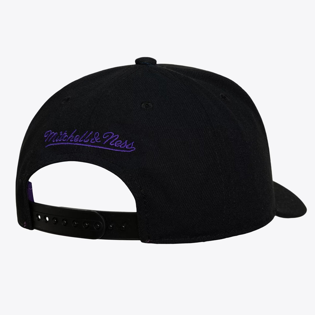 Los Angeles Lakers NBA 404 Club Camo Pro Snapback Mitchell &amp; Ness Purple/Black