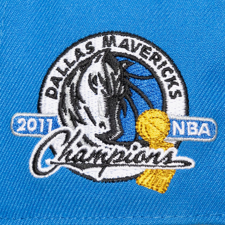 Dallas Mavericks NBA Legacy Made Champ Pro Pinch Snapback Mitchell &amp; Ness Blue