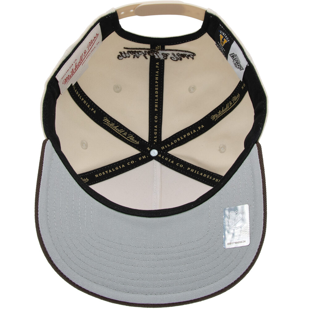 Los Angeles Kings NHL Fashion 2-Tone Pro Pinch Fit Snapback Mitchell & Ness Cream/Brown – Bild 4